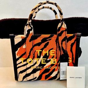 Marc Jacobs-The Traveler Tote